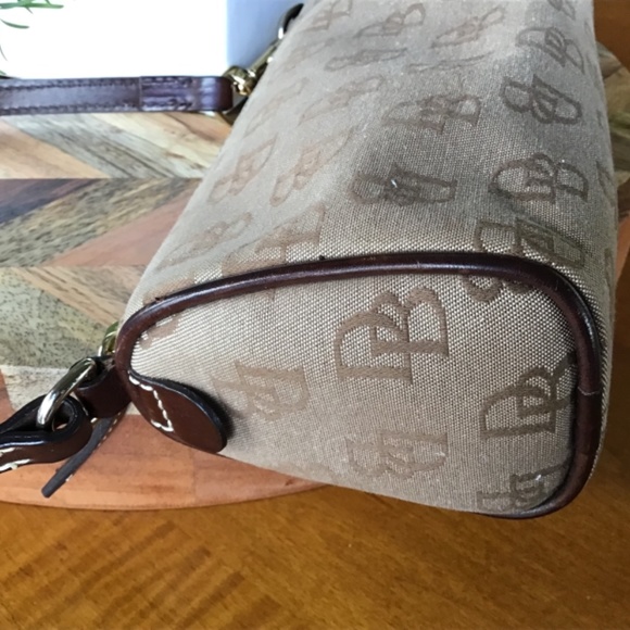 Dooney and Bourke Vintage Barrel Signature mini bag,